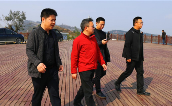 AG尊时凯龙人生就博合作 共谋发展丨佳沃集团调研聚峰谷项目